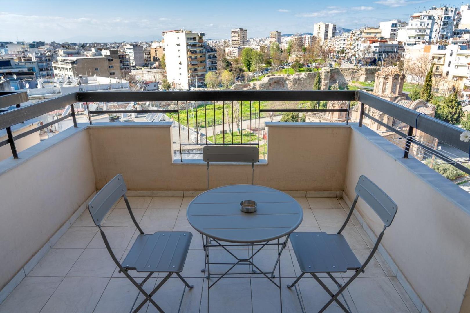 Kosmos Service Apartment Beautiful Studio 3 With Additional Cost Parking テッサロニキ エクステリア 写真